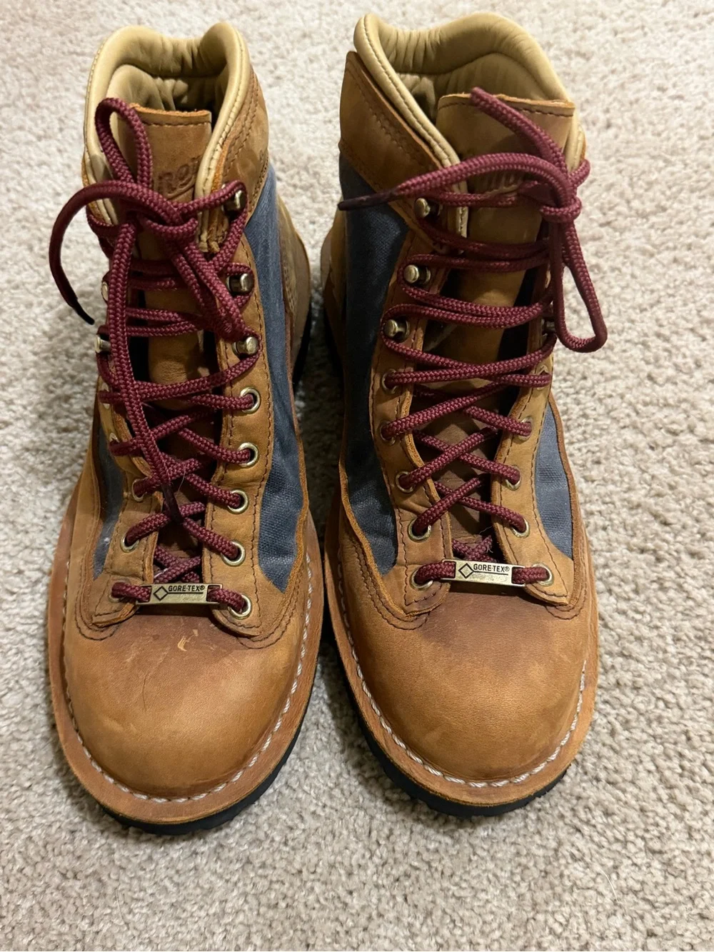 Men’s Danner Ridge Boot in Tan and Grey. Leather Hiking Boots with Burgundy Lace
